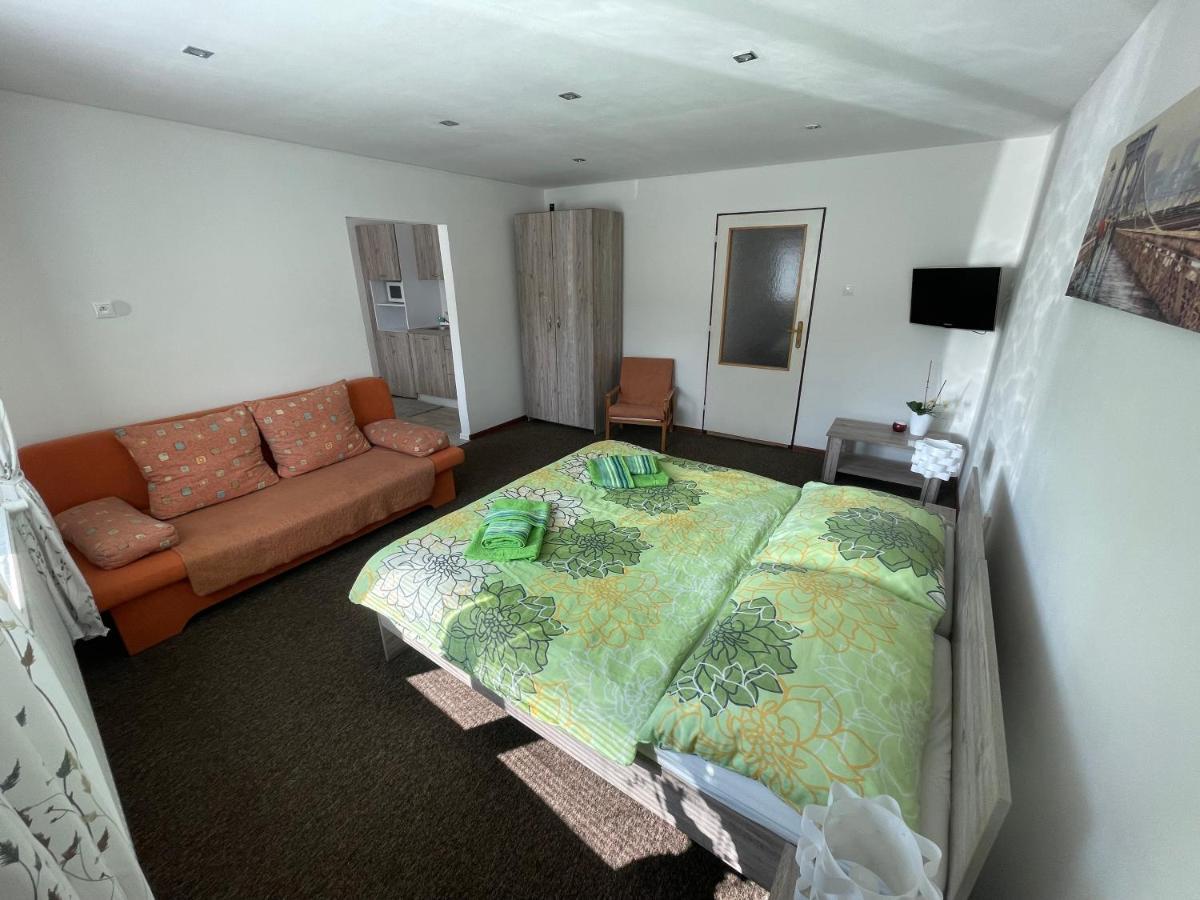 Apartmany Pri Zvonici 奥拉夫斯基波扎莫克 外观 照片